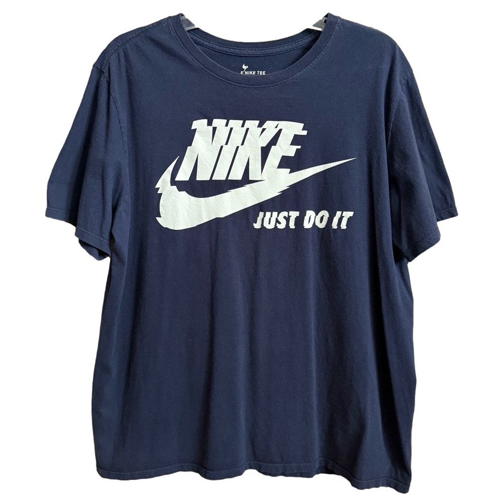 Nike Men's Navy Blue and White Glitchy Nike Graphic T-Shirt Size XL Athletic Cut